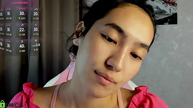 FlirtyAura online show from December 3, 2025, 3:51 am