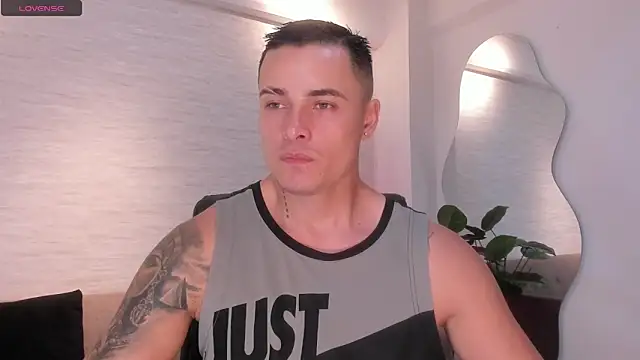 connorsmiith online show from April 17, 2026, 9:56 am