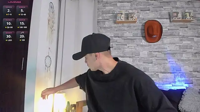 connorsmiith online show from November 11, 2025, 12:38 am