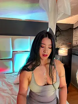 BellaFernandez   online show from November 1, 2025, 12:10 pm