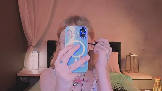 BarbieRichy online show from November 13, 2025, 12:42 pm