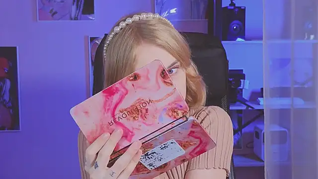 BarbieRichy online show from October 10, 2025, 5:19 am