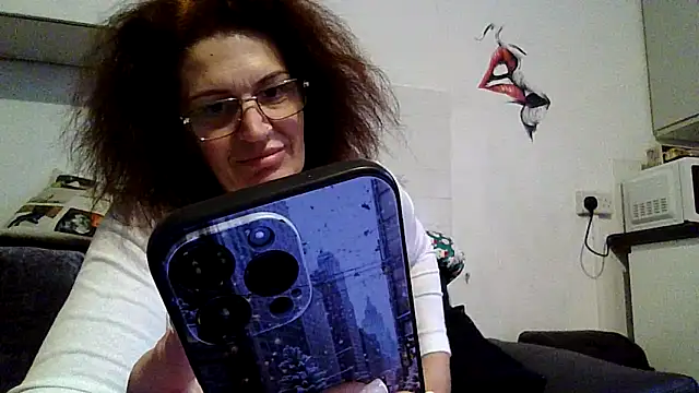 RubyyRosee online show from March 12, 2026, 1:37 pm