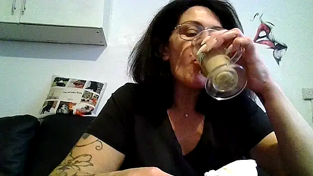 RubyyRosee online show from June 3, 2026, 1:34 pm