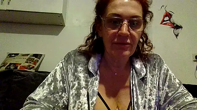 RubyyRosee online show from April 4, 2026, 5:25 am