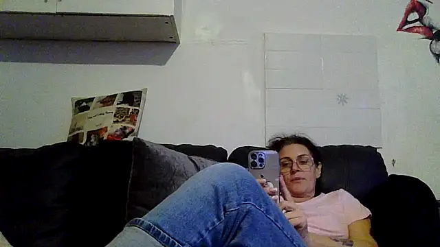 Snapshot of RubyyRosee chatting on October 6, 2025, 4:19 pm RubyyRosee online show from October 6, 2025, 4:19 pm