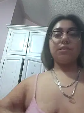 Snapshot of Lovelyrainn chatting on October 28, 2025, 2:05 pm Lovelyrainn online show from October 28, 2025, 2:05 pm