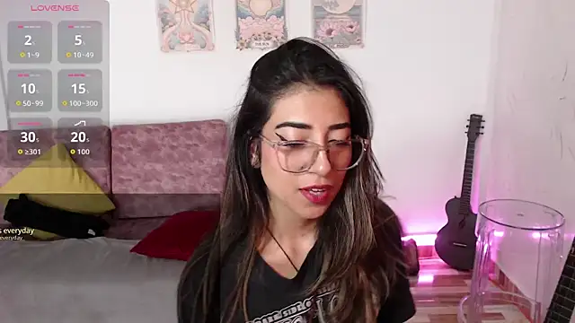 Susanahendrix online show from January 12, 2026, 6:47 pm