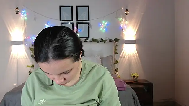 Megan 05  online show from March 23, 2026, 7:03 pm