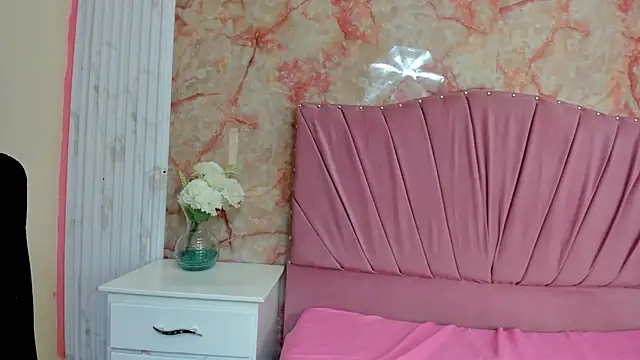 KatySweetas online show from December 14, 2025, 7:52 pm