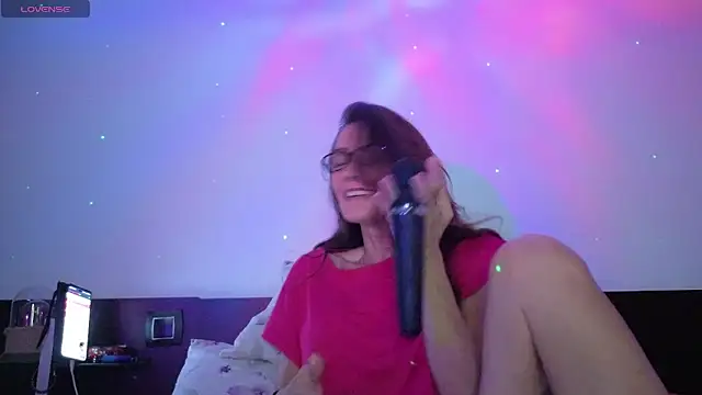 Eimikuro11 online show from October 12, 2025, 10:11 pm