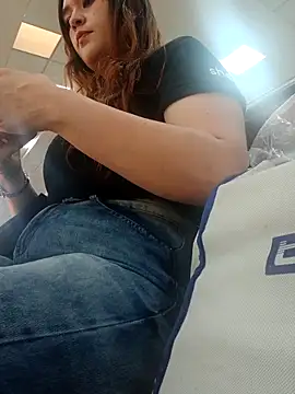 miss berlyn online show from November 7, 2025, 5:50 pm