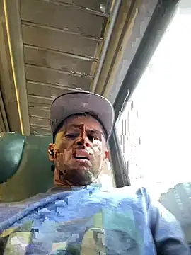 Snapshot of Carlosmauricio123 chatting on July 10, 2026, 8:42 pm Carlosmauricio123 online show from July 10, 2026, 8:42 pm