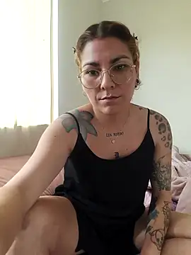 xjuanaxmaldadxxx online show from November 25, 2025, 11:10 am