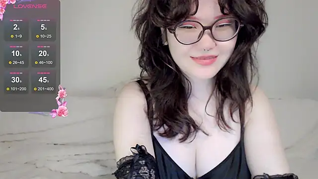 tsunade chan online show from September 10, 2025, 5:39 am