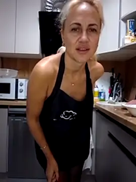 Snapshot of KissMiSveet chatting on November 1, 2025, 2:55 pm KissMiSveet online show from November 1, 2025, 2:55 pm