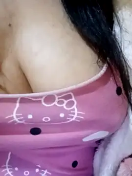 Snapshot of Romayssaa chatting on December 21, 2025, 1:35 pm Romayssaa online show from December 21, 2025, 1:35 pm