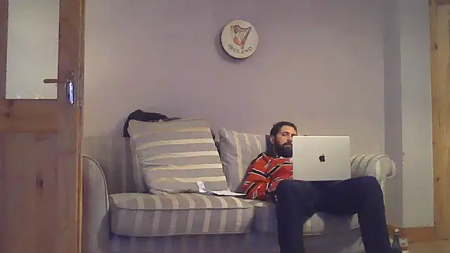 str8matesirishoz online show from November 14, 2025, 4:27 am