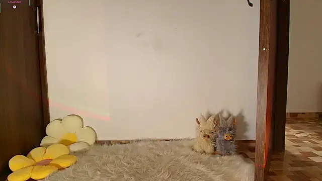 Isa laurentt  online show from March 26, 2026, 8:07 pm