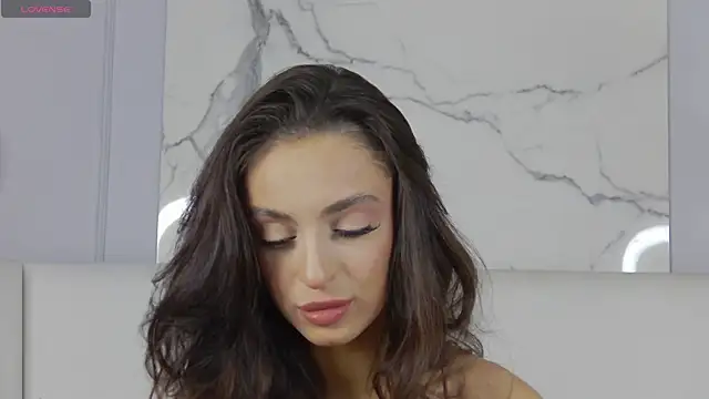 AdoraCortes online show from September 24, 2025, 5:03 am