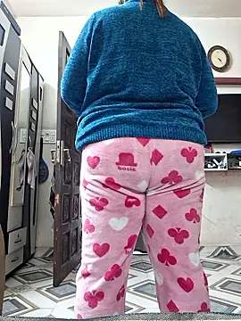 SIMIHOT online show from January 7, 2026, 10:42 am