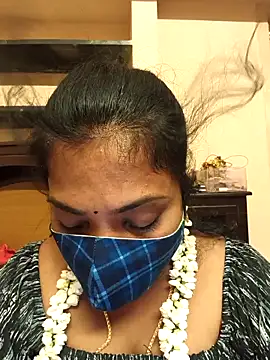 Snapshot of Tamil_Mithra chatting on November 9, 2025, 2:43 pm Tamil Mithra online show from November 9, 2025, 2:43 pm