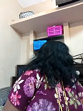 Snapshot of Tamil_Mithra chatting on November 13, 2025, 5:06 pm Tamil Mithra online show from November 13, 2025, 5:06 pm