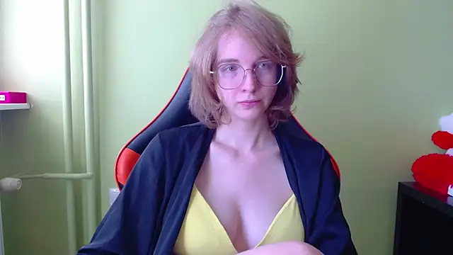 juicyPenny online show from May 19, 2026, 9:16 am