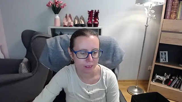 Snapshot of sweetxLizzy chatting on October 2, 2025, 4:27 am sweetxLizzy online show from October 2, 2025, 4:27 am