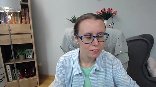 Snapshot of sweetxLizzy chatting on June 11, 2026, 4:42 am sweetxLizzy online show from June 11, 2026, 4:42 am