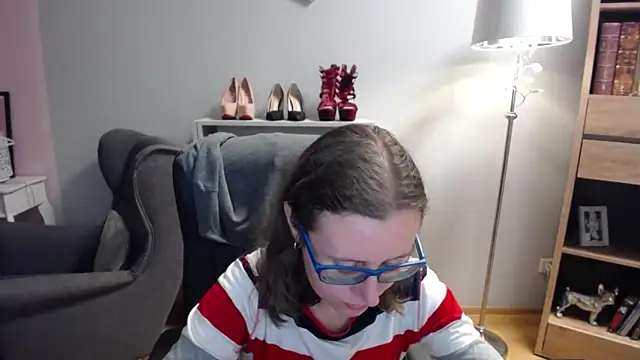 Snapshot of sweetxLizzy chatting on October 10, 2025, 4:35 am sweetxLizzy online show from October 10, 2025, 4:35 am