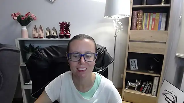 Snapshot of sweetxLizzy chatting on September 9, 2025, 4:44 am sweetxLizzy online show from September 9, 2025, 4:44 am