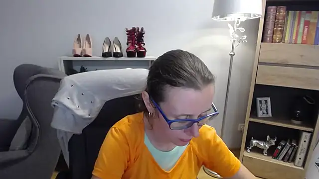 Snapshot of sweetxLizzy chatting on September 19, 2025, 4:38 am sweetxLizzy online show from September 19, 2025, 4:38 am