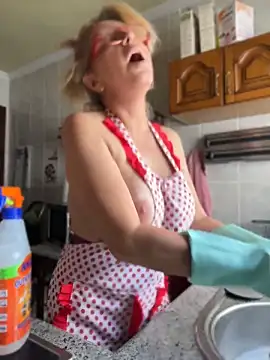 Snapshot of milfevapeccato chatting on June 13, 2026, 10:24 am milfevapeccato online show from June 13, 2026, 10:24 am