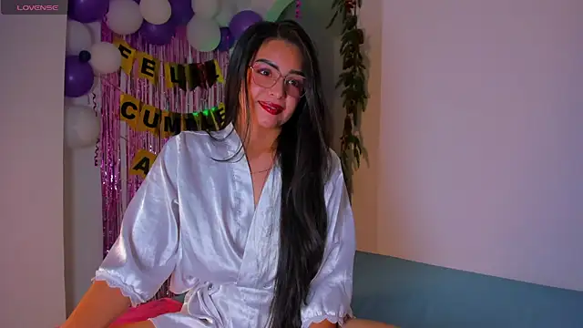 latingabby online show from November 6, 2025, 9:41 pm