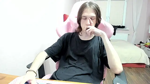 eleganc3 online show from October 13, 2025, 7:26 pm