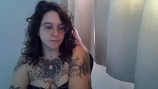 Blue Liz online show from October 24, 2025, 2:49 pm