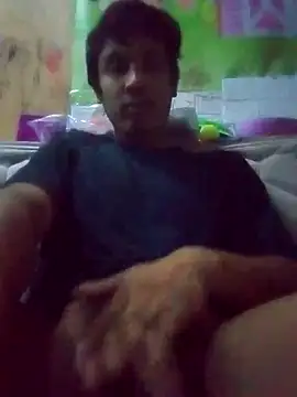 Snapshot of Bomba515 chatting on November 18, 2025, 2:05 am Bomba515 online show from November 18, 2025, 2:05 am