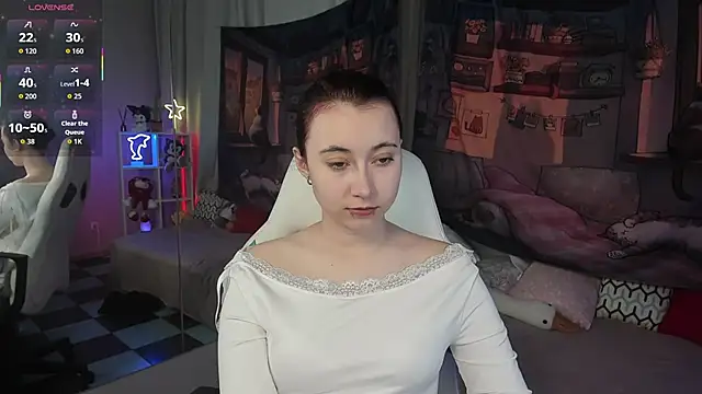 ClaraParks online show from October 27, 2025, 10:00 pm