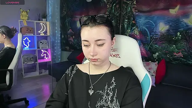 Snapshot of ClaraParks chatting on February 7, 2026, 8:06 pm ClaraParks online show from February 7, 2026, 8:06 pm