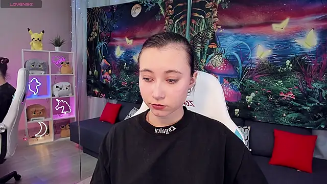 ClaraParks online show from October 14, 2025, 5:57 pm