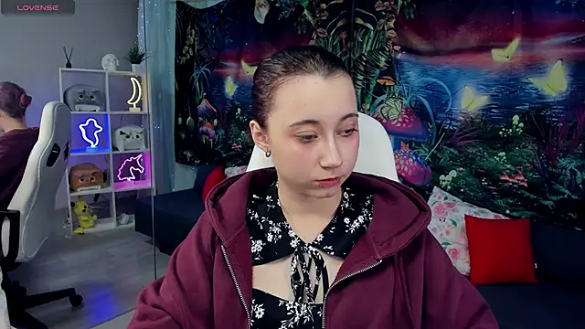 ClaraParks online show from December 2, 2025, 8:21 pm