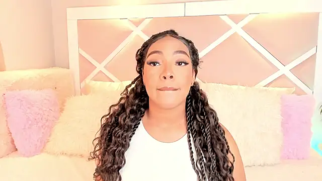 CarolinaSommerr online show from September 23, 2025, 11:12 pm