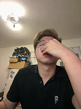 nikkoloo online show from March 11, 2026, 10:04 pm