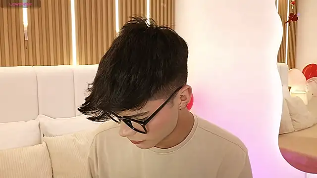 Dulcey  online show from February 14, 2026, 4:02 am