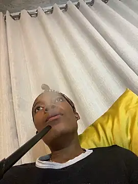 prettydollyy online show from April 23, 2026, 11:38 am