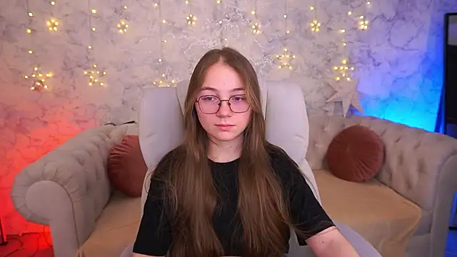 ArrinaWairr online show from February 4, 2026, 9:04 am