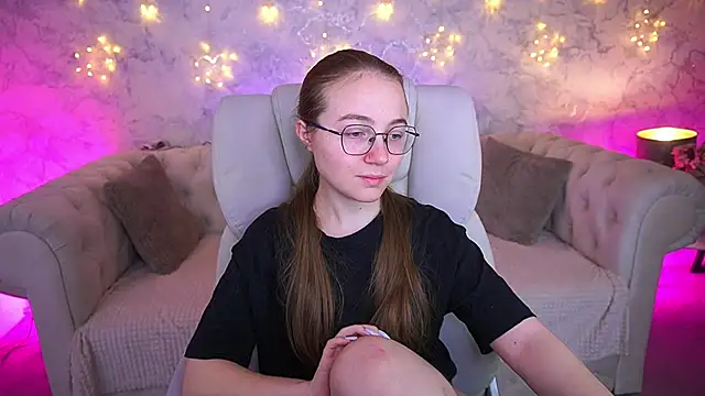 ArrinaWairr online show from March 18, 2026, 7:11 am