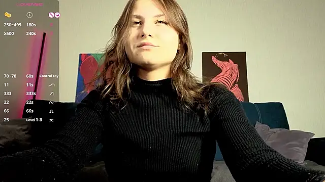 Snapshot of TrixiBell chatting on February 21, 2026, 4:25 am TrixiBell online show from February 21, 2026, 4:25 am