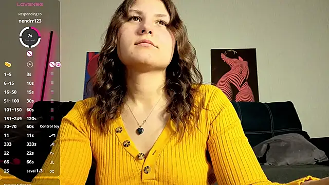 Snapshot of TrixiBell chatting on February 17, 2026, 5:27 am TrixiBell online show from February 17, 2026, 5:27 am